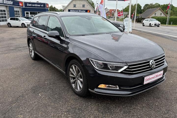 Sort VW Passat fra 2019