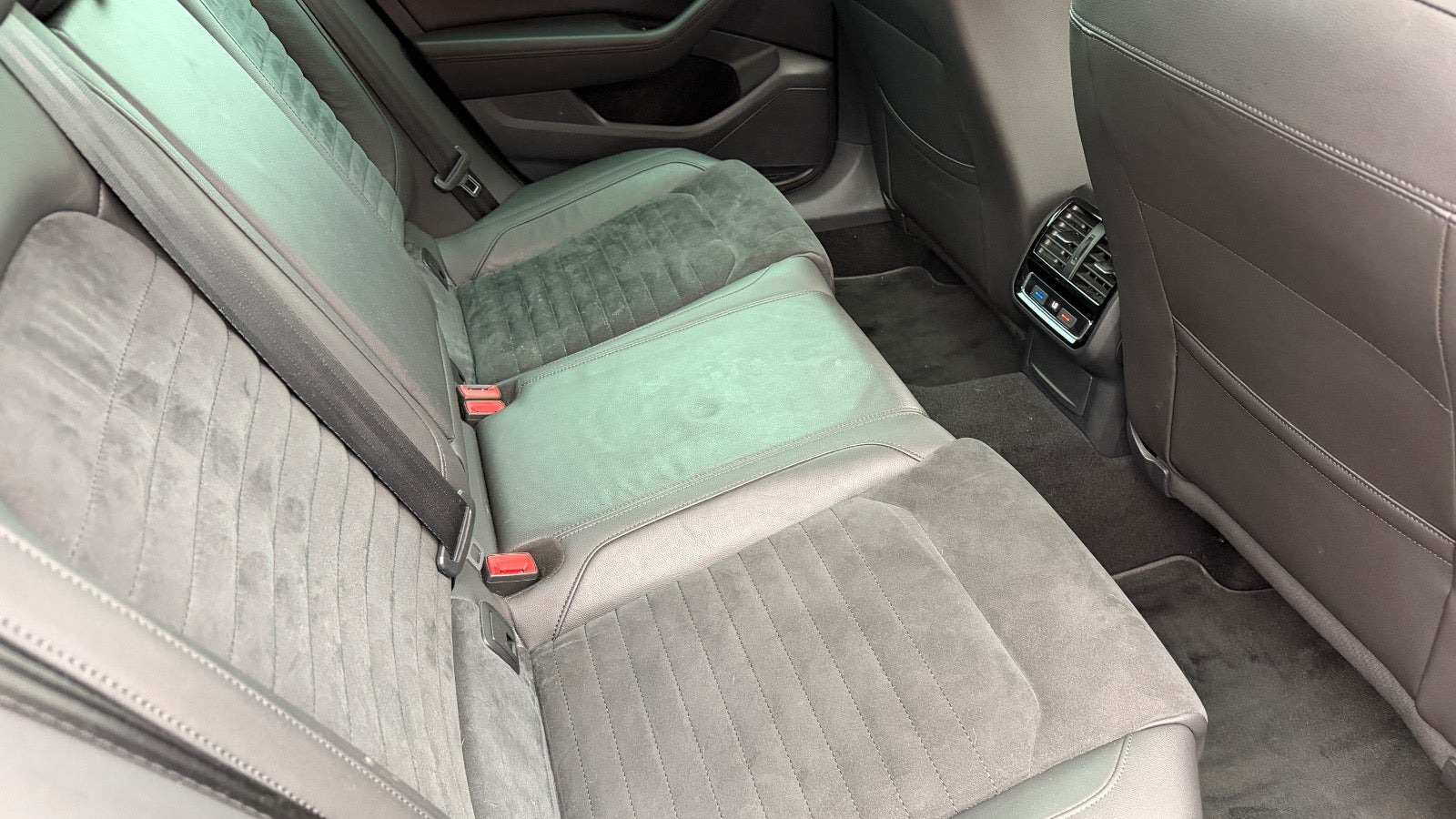 Sort VW Passat fra 2019
