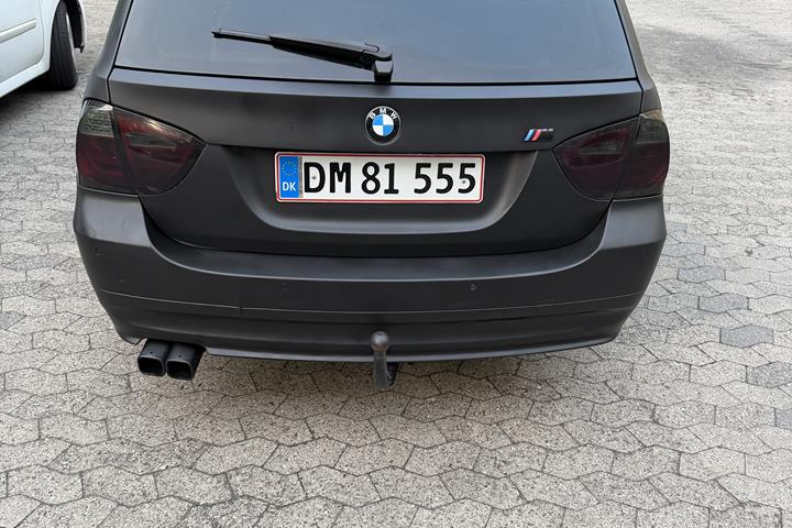 Sort BMW 320 fra 2007