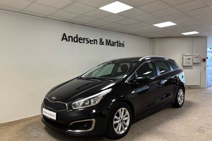 Sort Kia Ceed fra 2018 set udefra