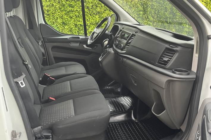 Hvid Ford Transit Custom Van fra 2018