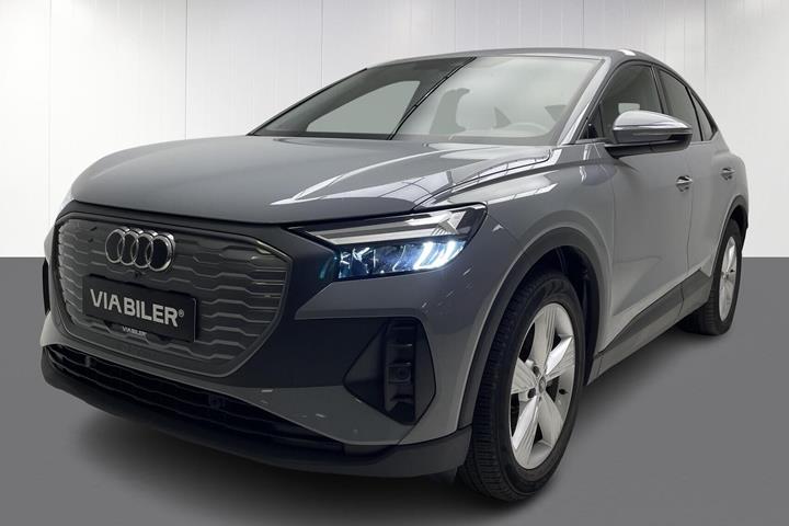 Grå Audi Q4 fra 2023 set udefra