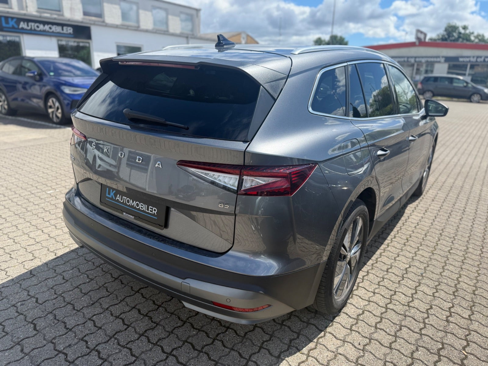 Grå Skoda Enyaq fra 2024