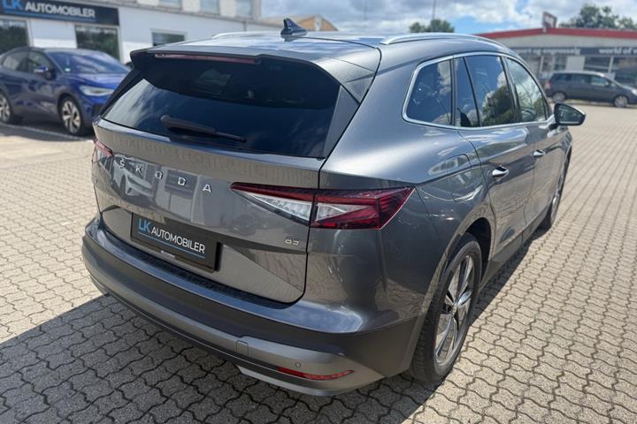 Grå Skoda Enyaq fra 2024