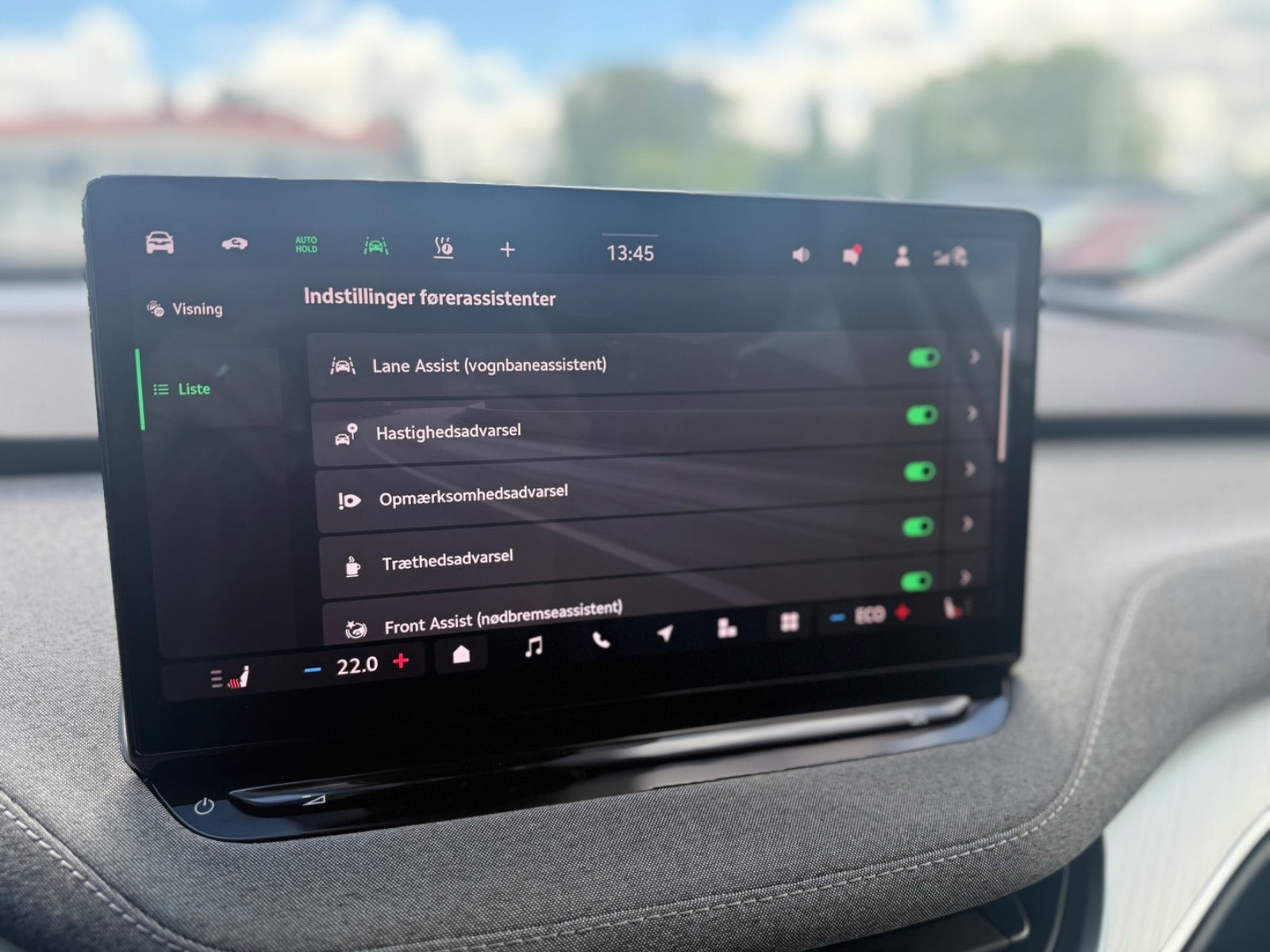 Grå Skoda Enyaq fra 2024