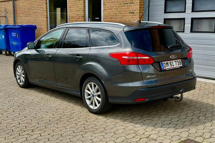 Grå Ford Focus fra 2017