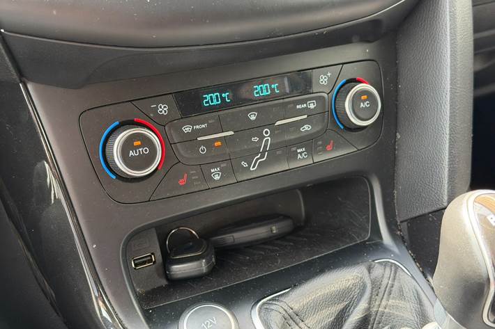 Grå Ford Focus fra 2017