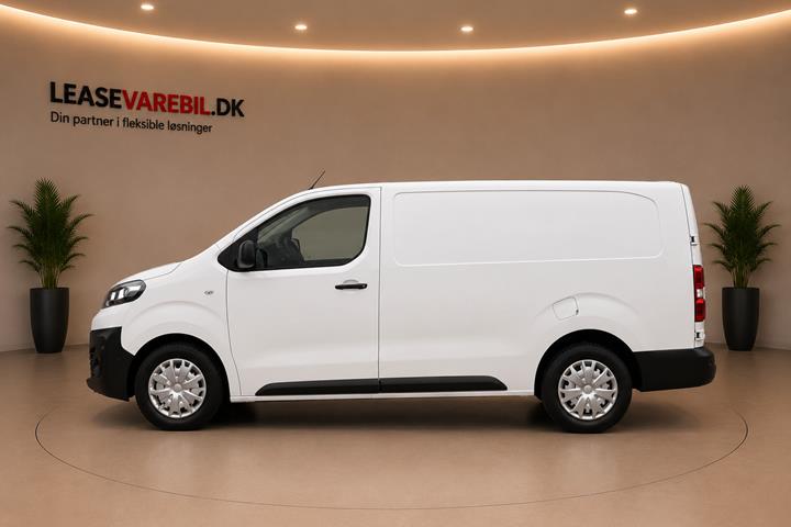 Hvid Opel Vivaro fra 2021