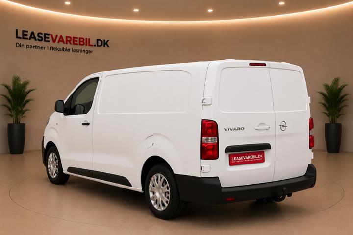 Hvid Opel Vivaro fra 2021