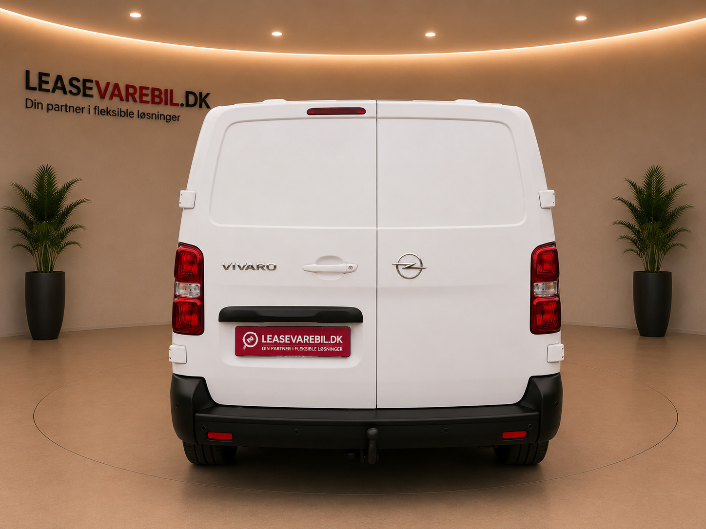 Hvid Opel Vivaro fra 2021