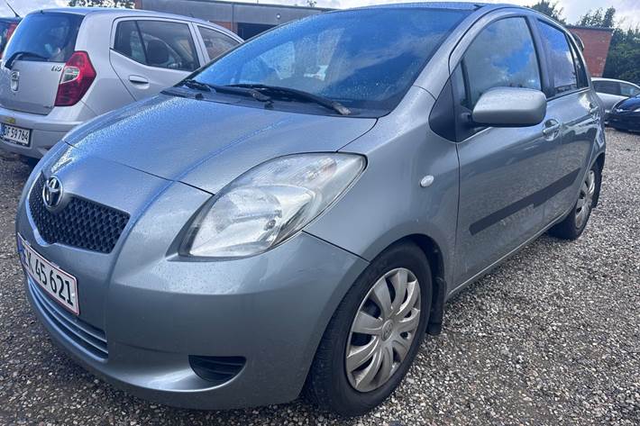 undefined Toyota Yaris fra 2006 set udefra