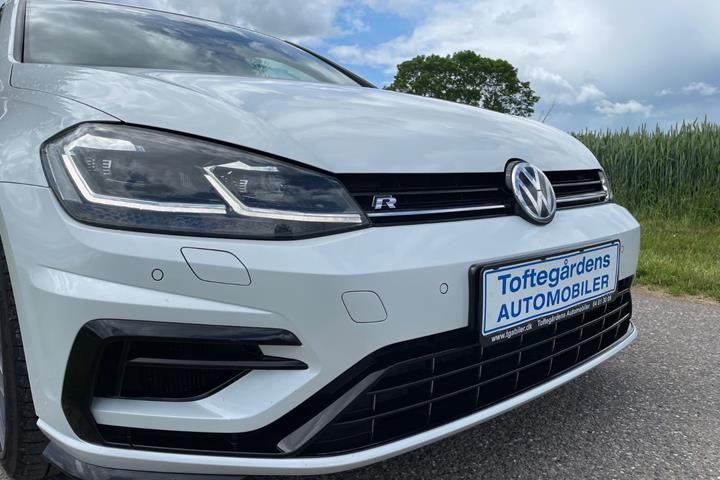 Hvid VW Golf VII fra 2018