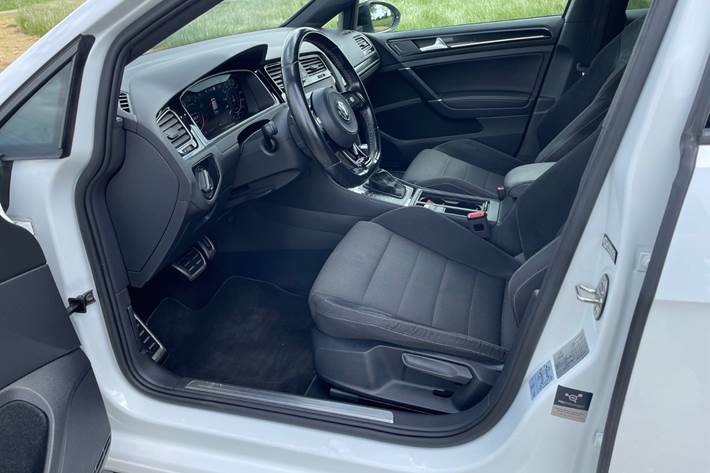 Hvid VW Golf VII fra 2018