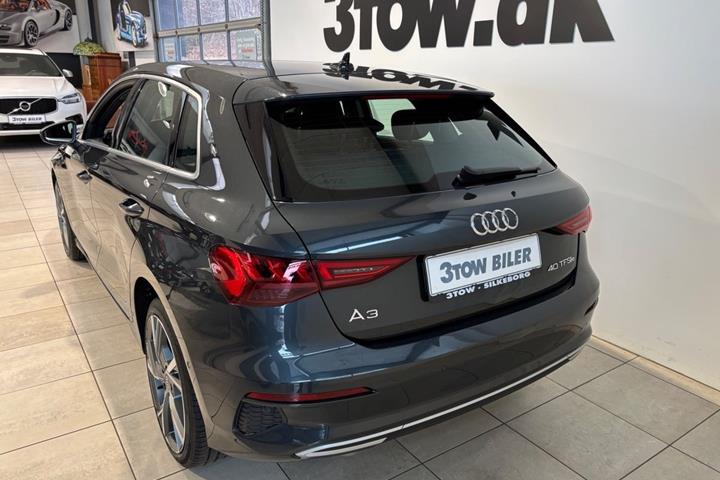 Grå Audi A3 fra 2021