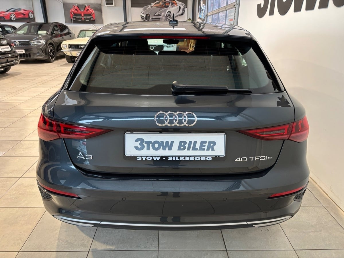 Grå Audi A3 fra 2021