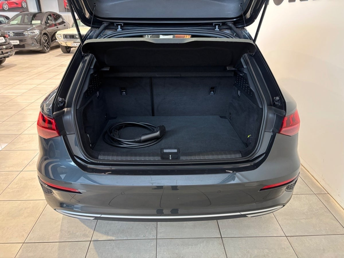 Grå Audi A3 fra 2021