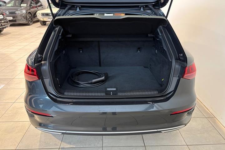 Grå Audi A3 fra 2021