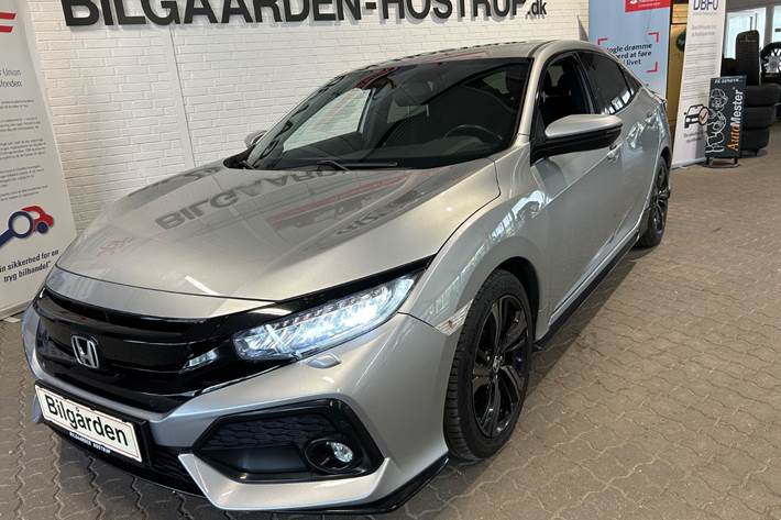 Sølv Honda Civic fra 2017 set udefra