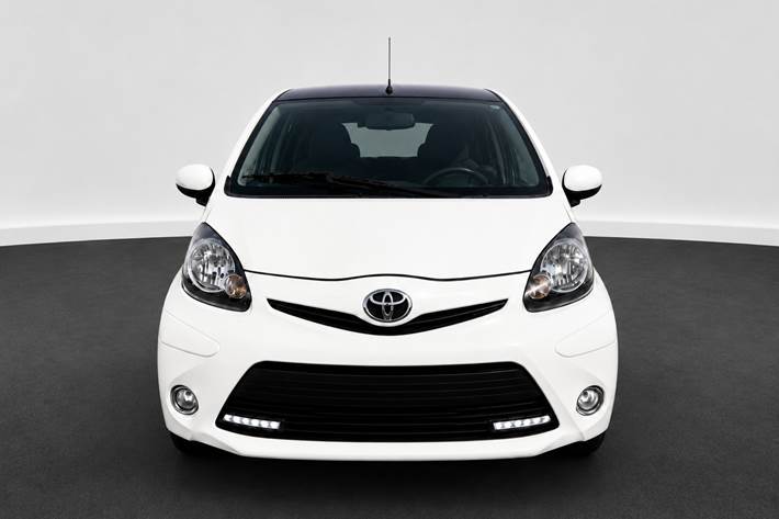 Hvid Toyota Aygo fra 2012