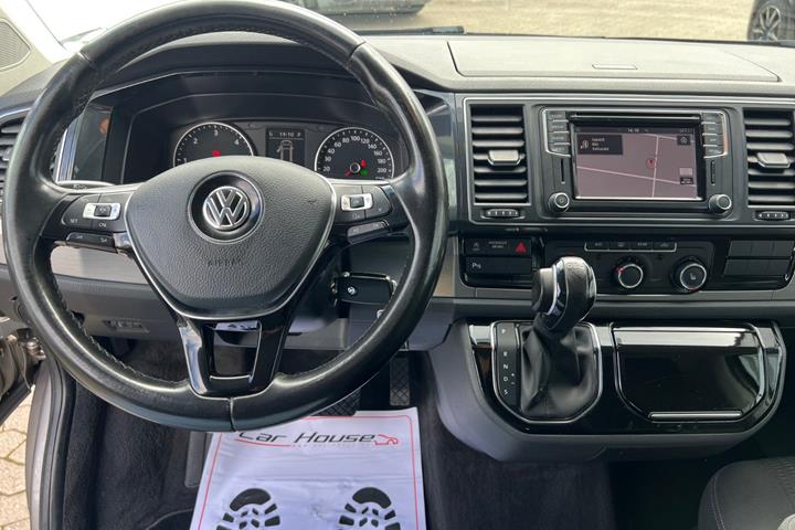 Grå VW Multivan fra 2018