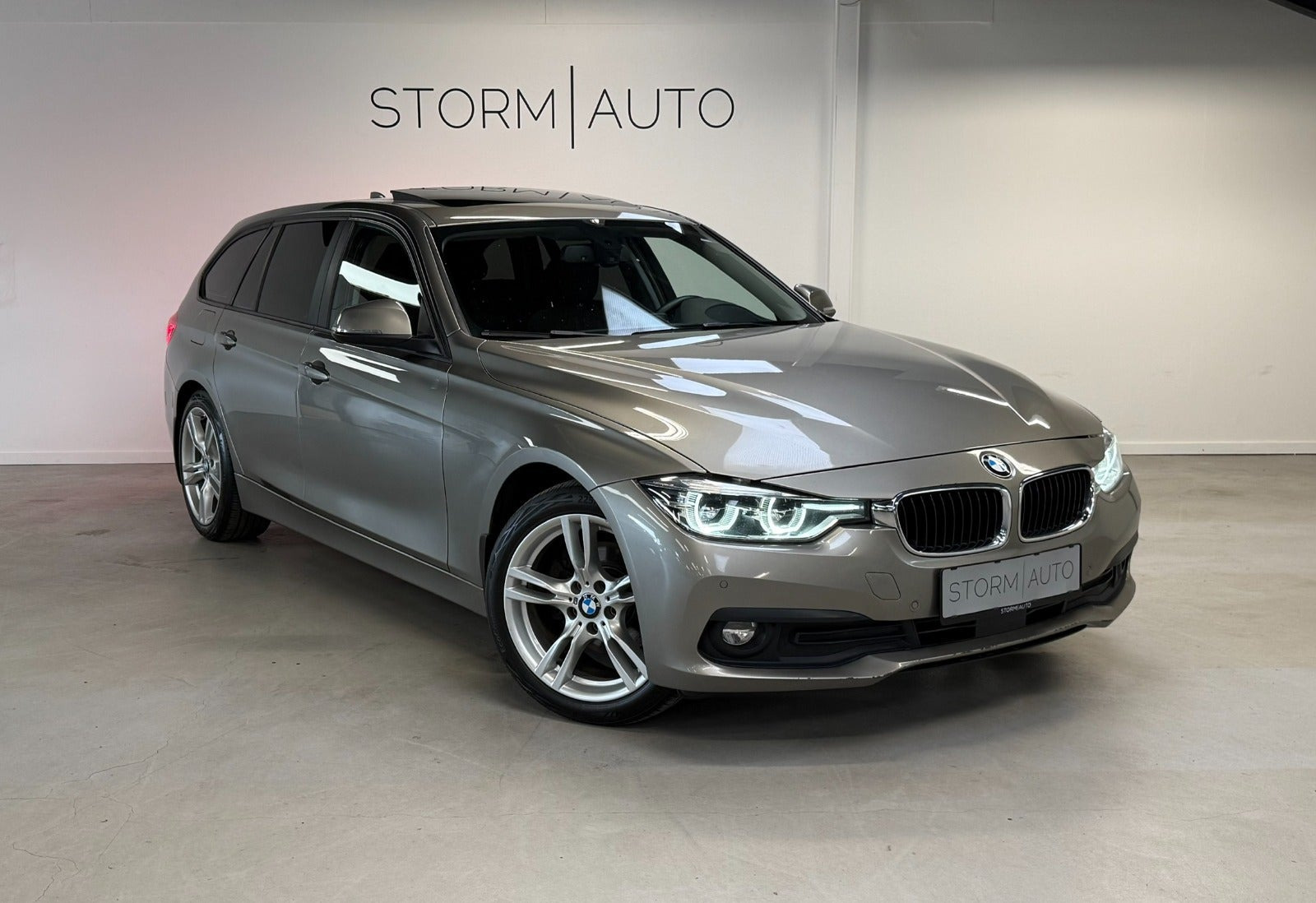 Orange BMW 320d fra 2016