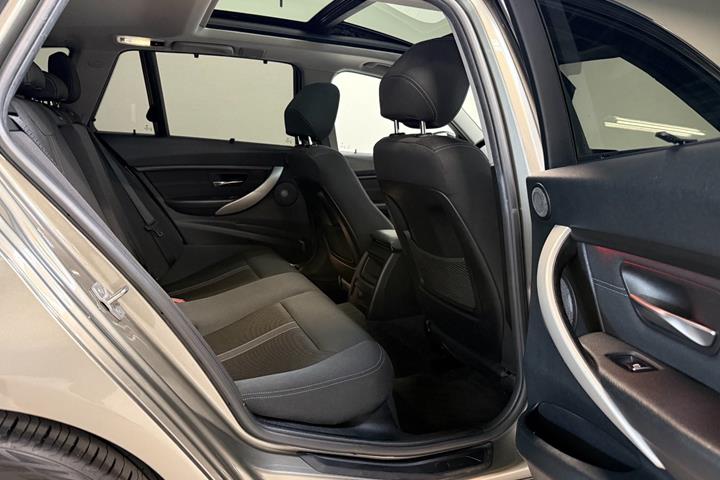 Orange BMW 320d fra 2016