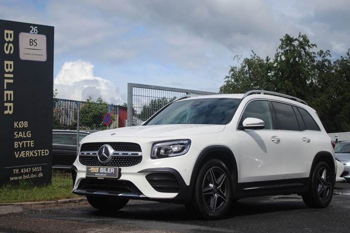 Hvid Mercedes GLB200 fra 2020 set udefra