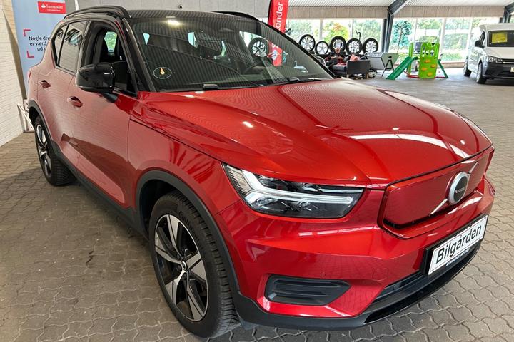 Rød Volvo XC40 fra 2022