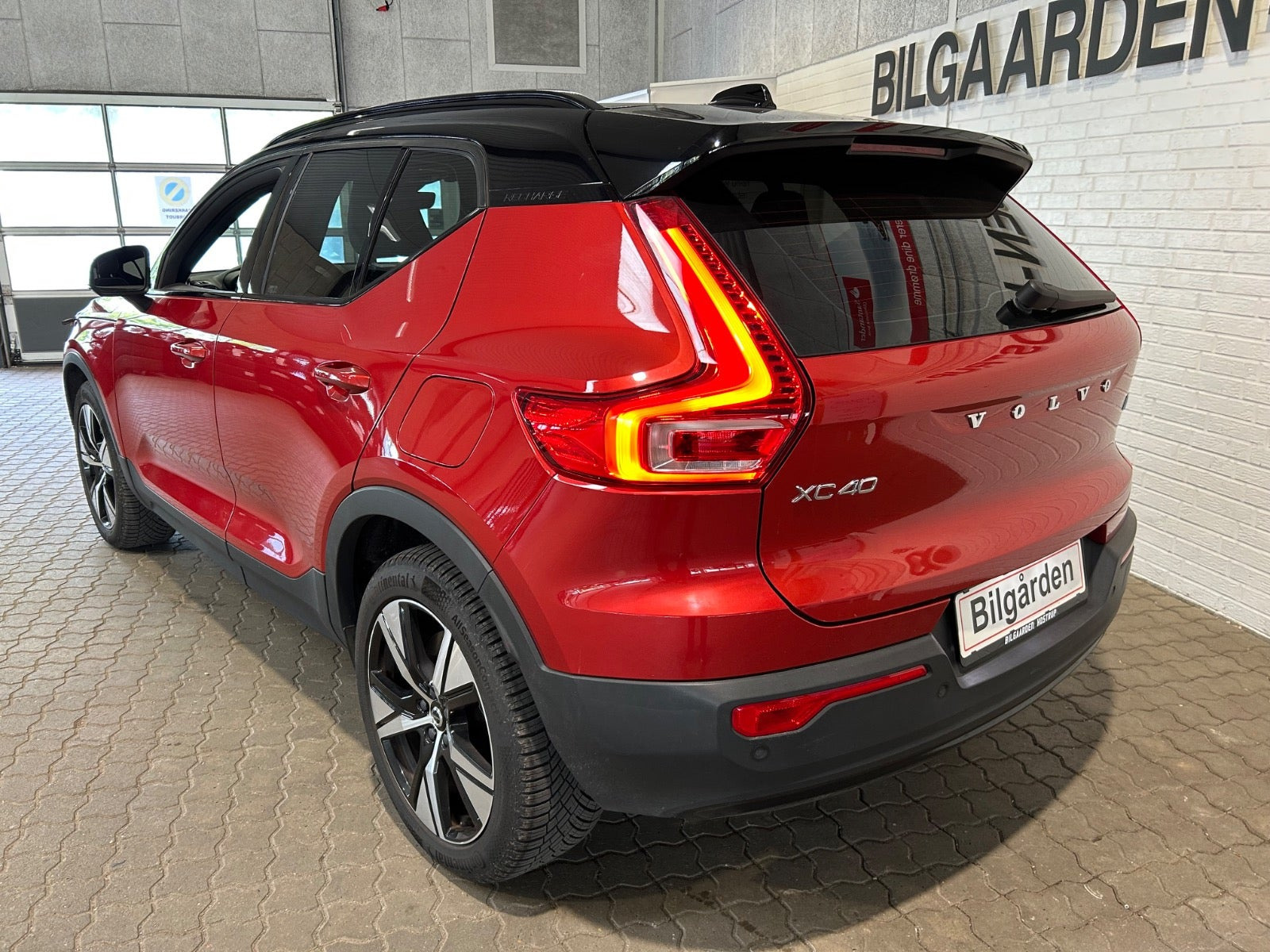 Rød Volvo XC40 fra 2022