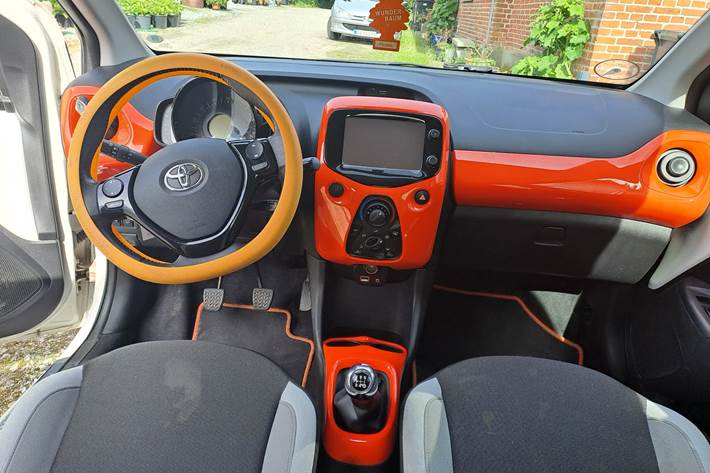 Hvid Toyota Aygo fra 2017