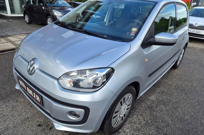 Sølv VW UP! fra 2013 set udefra