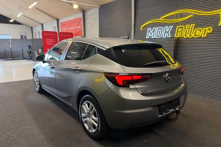 undefined Opel Astra fra 2017