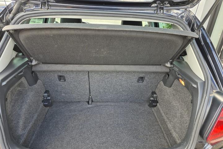 Sort VW Polo fra 2016