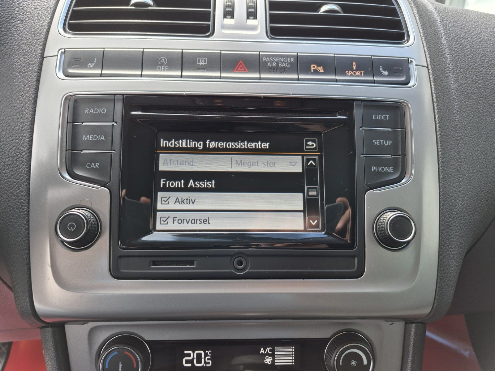 Sort VW Polo fra 2016