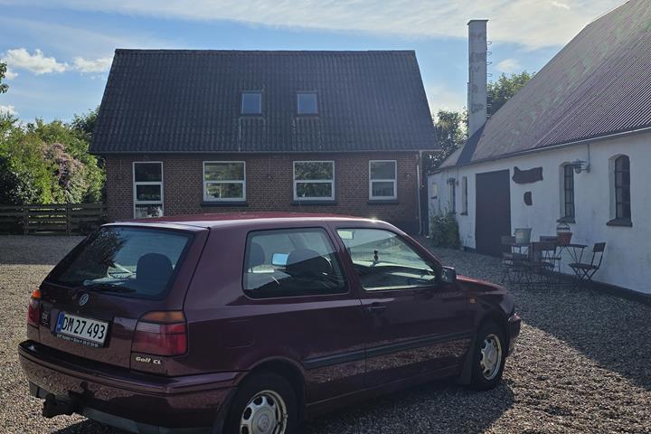 Rød VW Golf fra 1996