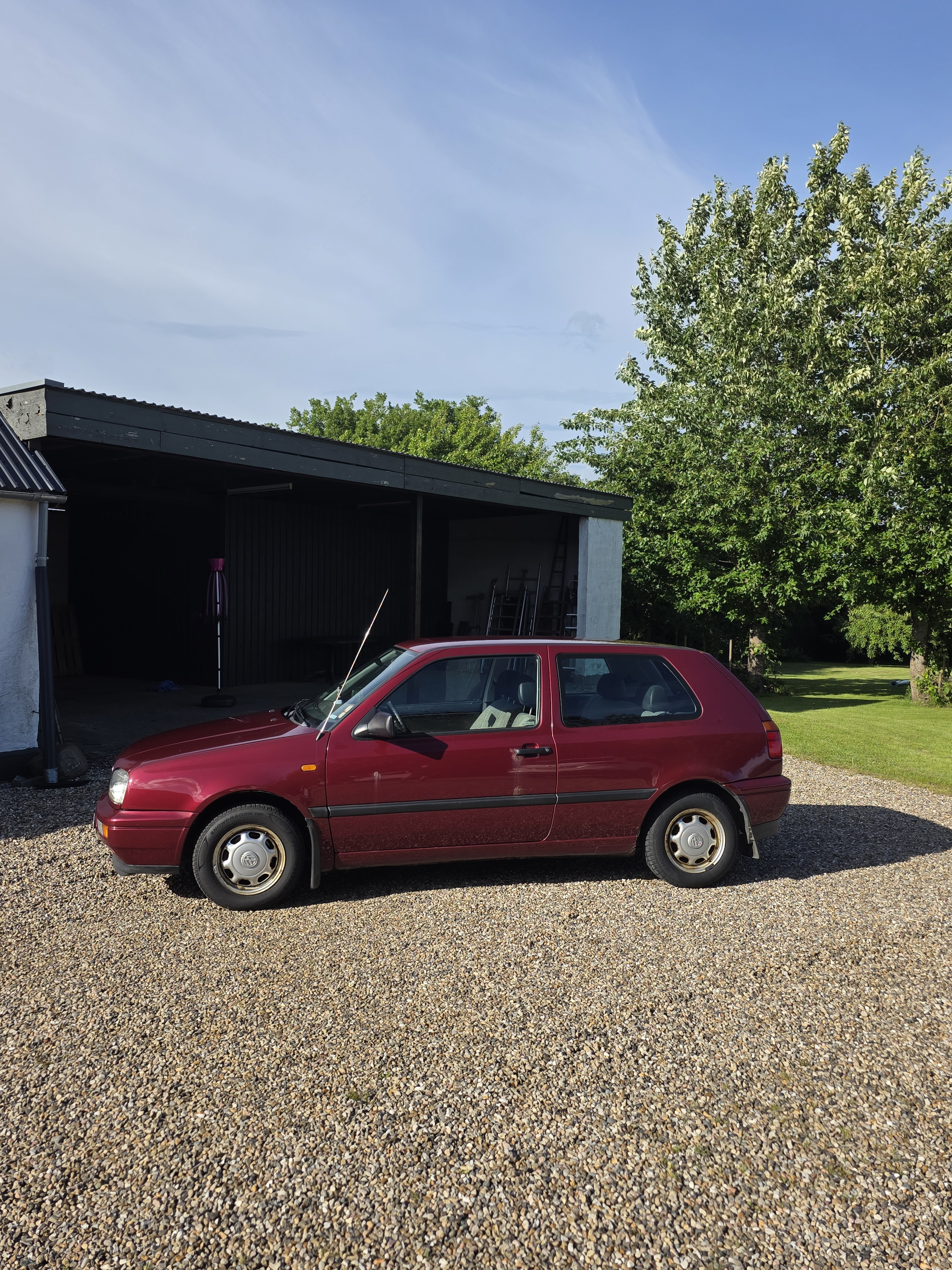 Rød VW Golf fra 1996