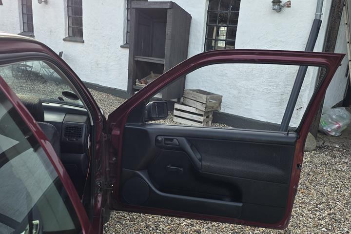 Rød VW Golf fra 1996