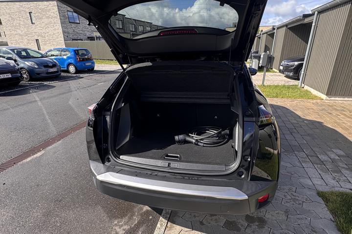 Sort Peugeot e-2008 fra 2023