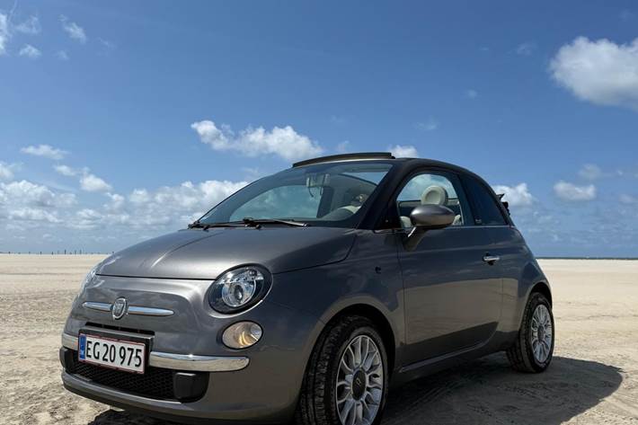 Grå Fiat 500C fra 2009