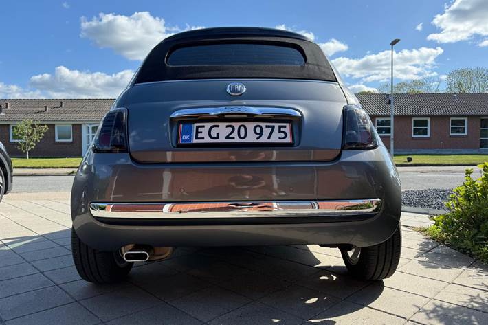 Grå Fiat 500C fra 2009