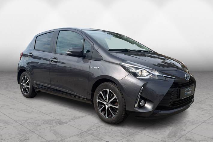 Grå Toyota Yaris fra 2018