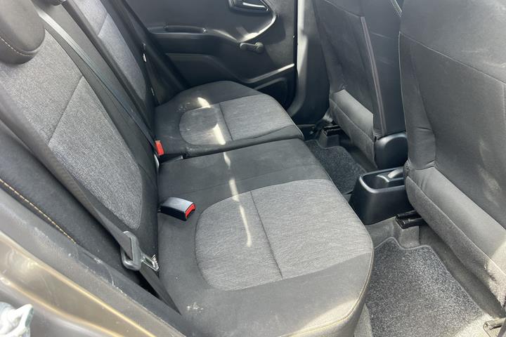 Grå Kia Picanto fra 2011