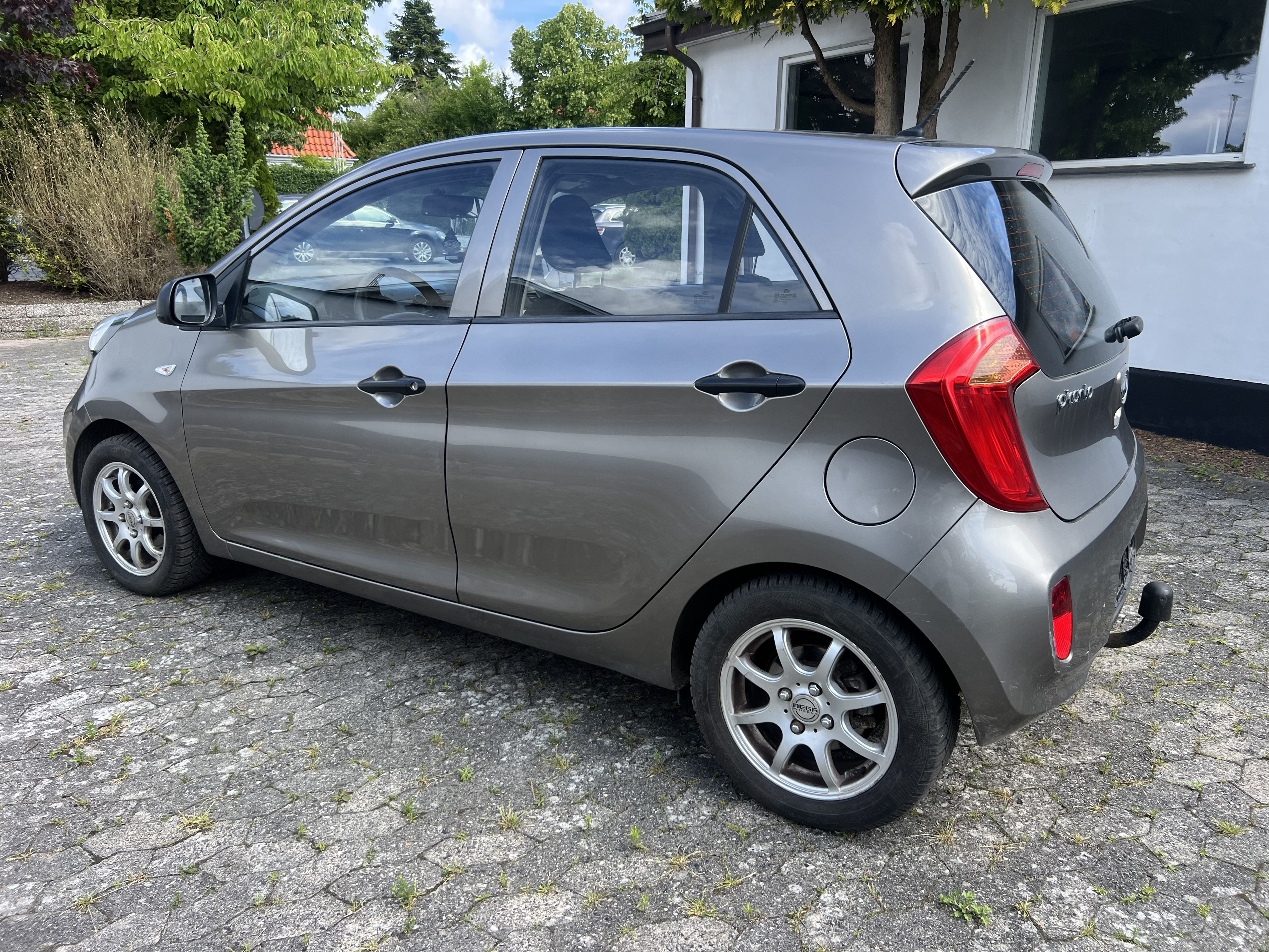 Grå Kia Picanto fra 2011