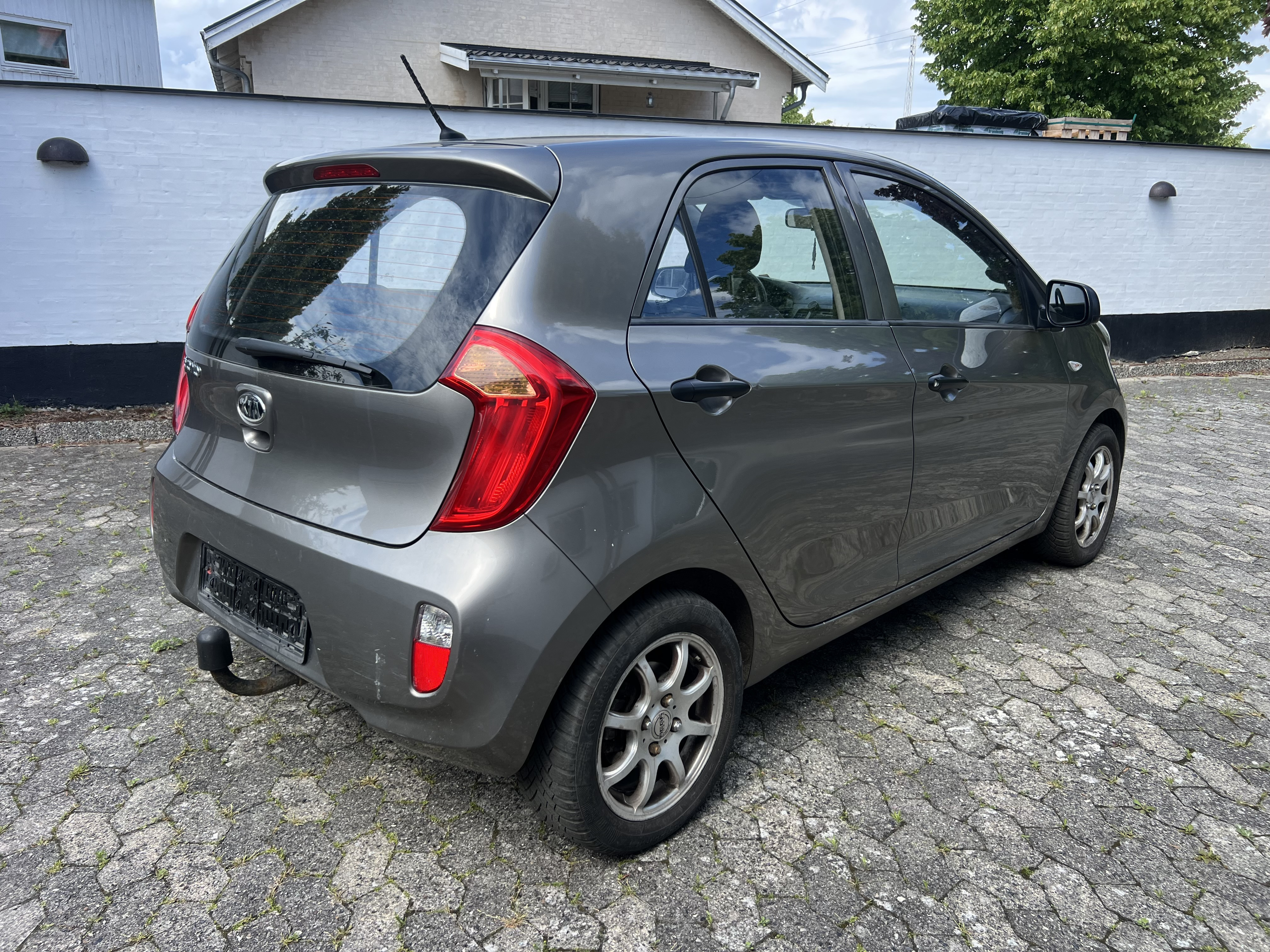 Grå Kia Picanto fra 2011