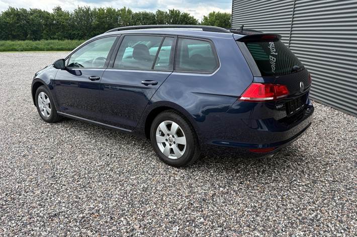 Blå VW Golf VII fra 2016
