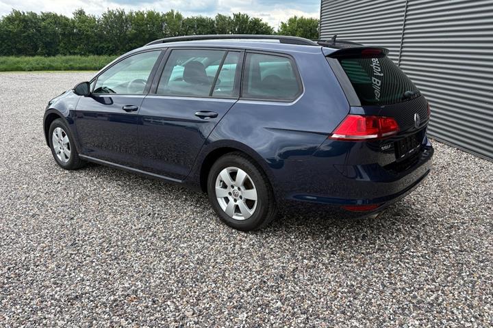 Blå VW Golf VII fra 2016