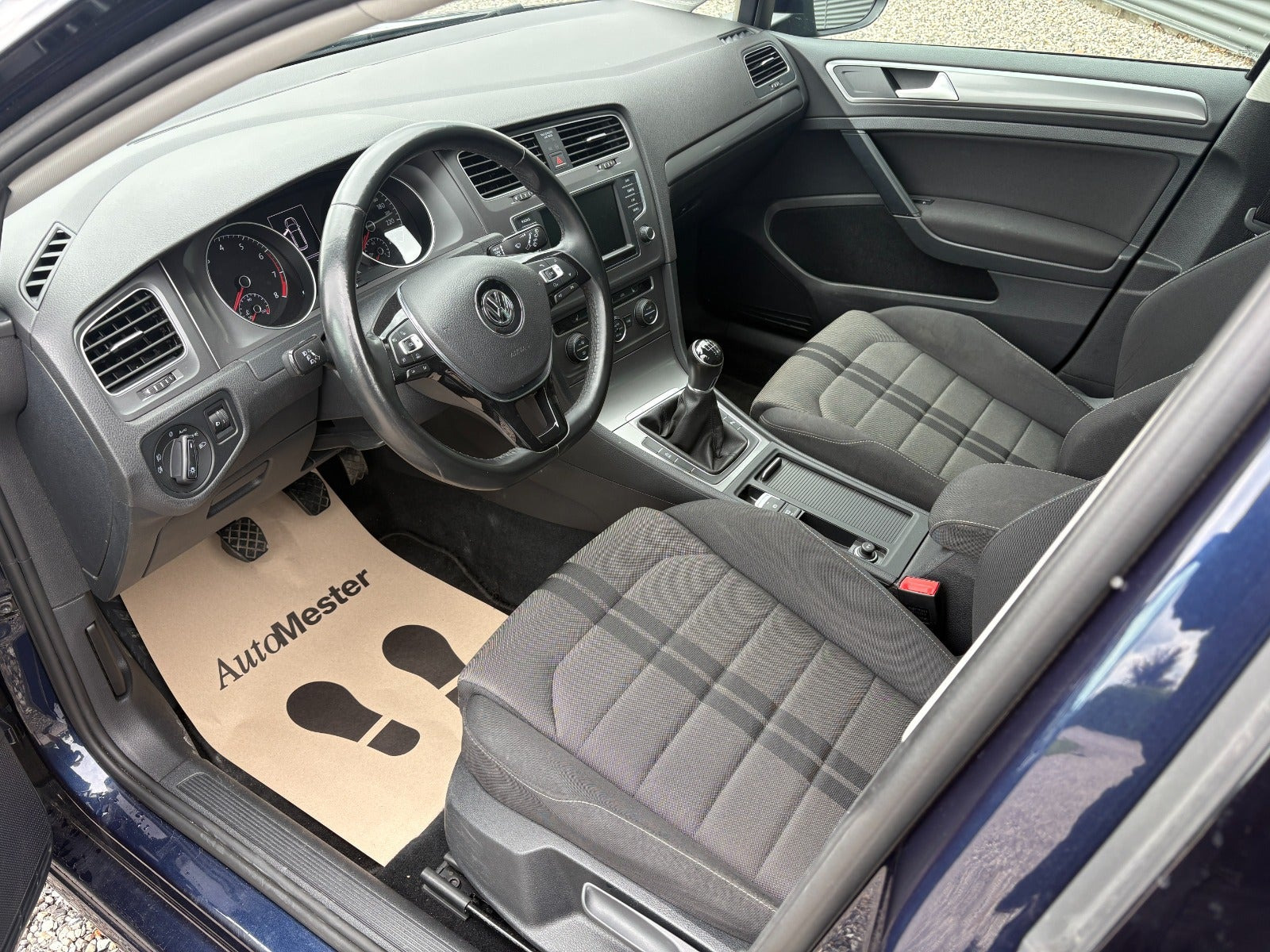 Blå VW Golf VII fra 2016
