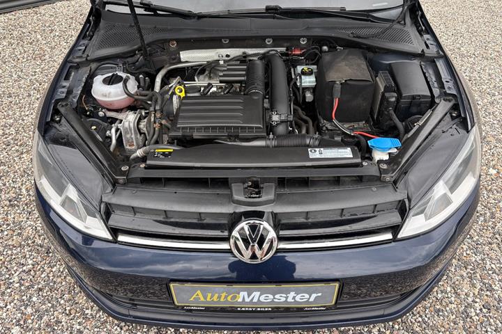 Blå VW Golf VII fra 2016