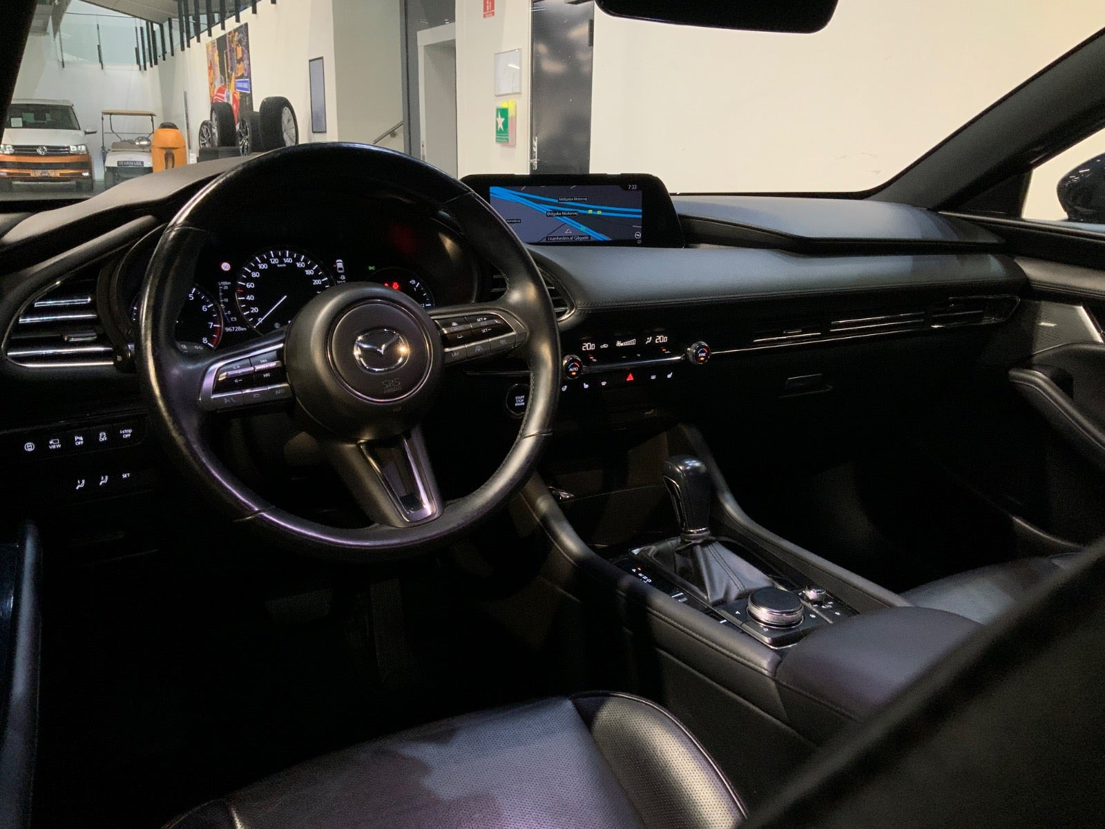 Blå Mazda 3 fra 2020