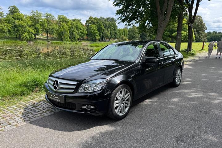 Sort Mercedes C180 fra 2008